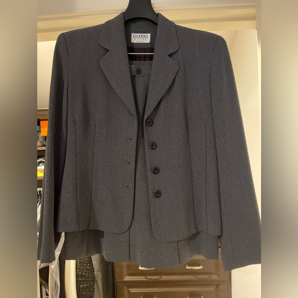 Gianni Petite Women’s Suit